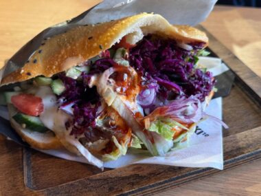 Mangal Döner x LP10 Podolskiego w Zabrzu jest tego wart? Poldi's Falafel Sandwich
