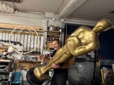 Ogromne figury z Bytomia docierają do całej Europy Oscar i Marcin z Marin Art Decor