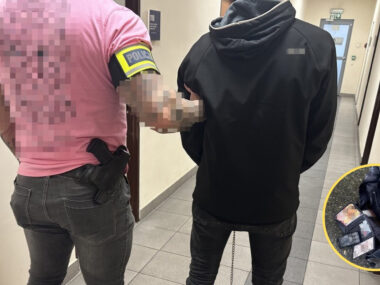 24-letni łotr napadł na 82-latkę. Przewrócił ją i okradł Jaworzno-Szczakowa. Rozbój na seniorce przy ulicy Kolejarzy. 12 lutego 2026