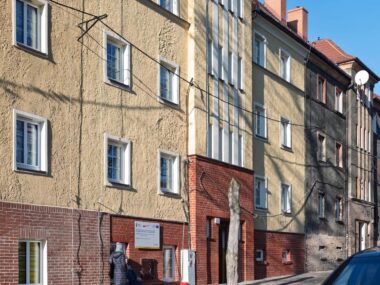 Bytom pięknieje z dnia na dzień. Kolejny budynek po remoncie Kochanowskiego 17
