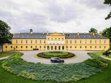 Rajza autem do granic Górnego Śląska. Na północ Pałac w Koszęcinie