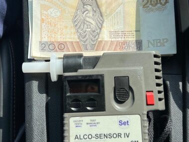 MOP Wieszowa (gmina Zbrosławice, powiat tarnogórski). Zatrzymanie pijanego kierowcy busa z Będzina przez Komisariat Policji Autostradowej w Gliwicach. 5 czerwca 2025. MOP Wieszowa (gmina Zbrosławice, powiat tarnogórski). Zatrzymanie pijanego kierowcy busa z Będzina przez Komisariat Policji Autostradowej w Gliwicach. 5 czerwca 2025.