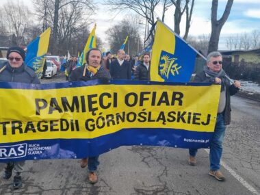 Marsz na Zgodę upamiętnił ofiary Tragedii Górnośląskiej Marsz na Zgodę upamiętnił ofiary Tragedii Górnośląskiej