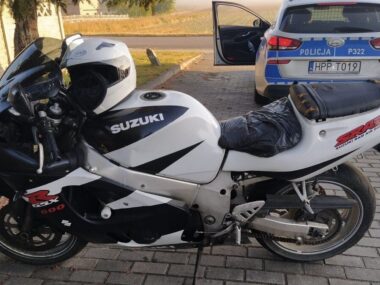 Motocyklowy pirat drogowy uprzykrzał życie mieszkańcom Policja, Ożarowice