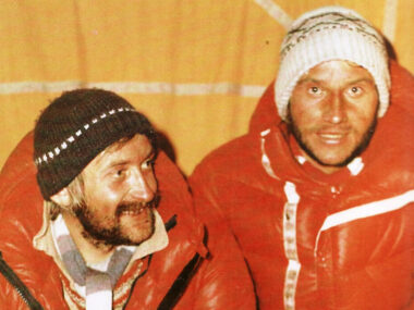 46. rocznica zdobycia Everestu zimą. Nasi tam byli! Mount Everest 1980 - Krzysztof Wielicki i Leszek Cichy po zejściu ze zdobytego szczytu