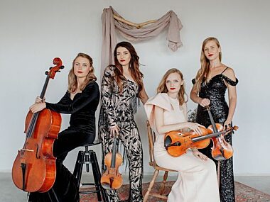 Muzyka filmowa i zachód nad jeziorem z Unique String Quartet Unique String Quartet