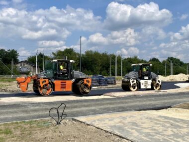 Dąbrowa Górnicza: nowe rondo będzie gotowe w sierpniu? Na rondzie przy ul Kolejowej i Poniatowskiego trwa układanie pierwszej warstwy asfaltu4