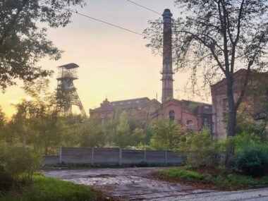 Jak zamieszkałam na rewitalizowanym Piosku Obecny widok na zabytkowe zabudowania KWK Mysłowice