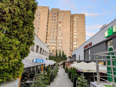 Tak ślicznie, a tak szpetnie. Osiedla N i O w Tychach "Tyska Mariacka" na tyłach Hotelu Tychy