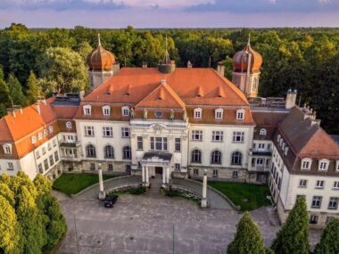 Nasz Hogwart! Zobaczcie najpiękniejszy internat na Śląsku Palac Brynek