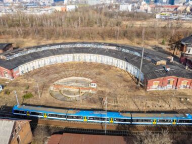 Zabytkowa parowozownia w Katowicach. Bezludna wyspa Parowozownia Katowice Raciborska, 2024 r.