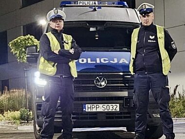 Policjanci eskortowali auto z kobietą w ciąży do szpitala Policja Sosnowiec