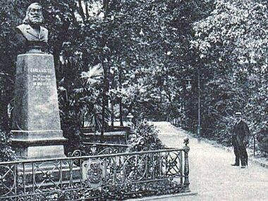 Karl Eduard von Holtei - rycerz zapomnianej armii sztuki Pomnik Karla von Holteia Wroclaw