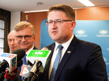 WFOŚiGW pomoże ludziom oszukanym przez wykonawców programu Prezes WFOŚIGW Mateusz Pindel