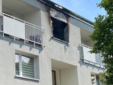 Rozlał w mieszkaniu benzynę. Ogień doszczętnie je zniszczył Pozar Einsteina Tychy