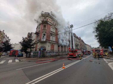 Pożar w kamienicy przy ul. Chopina Pożar kamienicy na rogu ul. Chopina i Sokolskiej w Katowicach