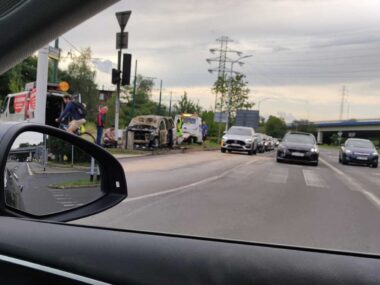 Na skrzyżowaniu Chorzowskiej i Brackiej spłonął samochód Pożar samochodu w Katowicach