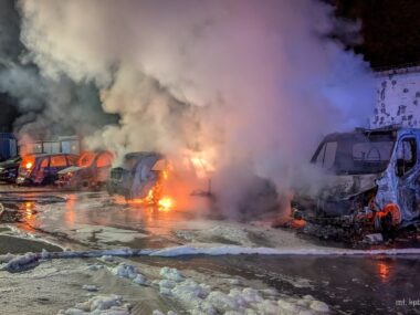 Nocny pożar samochodów w Katowicach Zawodziu Pożar samochodów, Katowice Zawodzie, 2.08 2025
