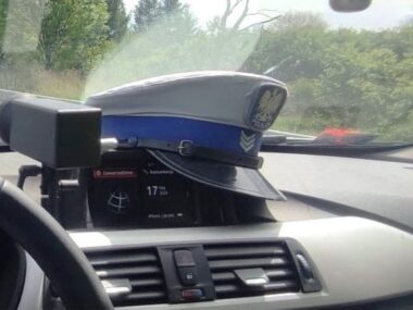 On chciał wrobić swojego brata a ona – swoją siostrę Policja. Radiowóz. Drogówka.