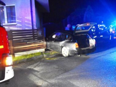Pijany, 19-letni Ukrainiec wjechał BMW w ogrodzenie Rudniki, gmina Włodowice, powiat zawierciański. Pijany Ukrainiec wjechał BMW w ogrodzenie posesji przy ulicy Górniczej. 19 lipca 2026