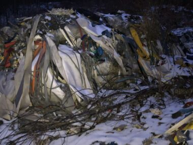 5 nielegalnych składowisk odpadów zniknie po latach starań Sławków. Nielegalne wysypisko i składowisko odpadów na terenie PKP. 21 lutego 2026