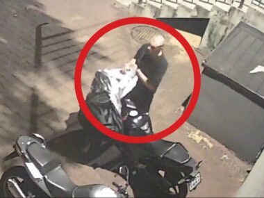 Zniszczył motocykl, kiedy go chciał skraść. Rozpoznajesz go? Sosnowiec. Próba kradzieży motocykla przy ulicy Ostrogórskiej. 6 września 2025