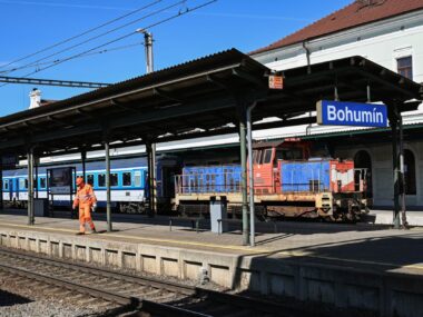 Od października więcej pociągów KŚ podróżuje do Czech Rolada w Chałupkach, czy knedlíky w Bohumínie? Od października więcej pociągów Kolei Śląskich pojedzie do Czech