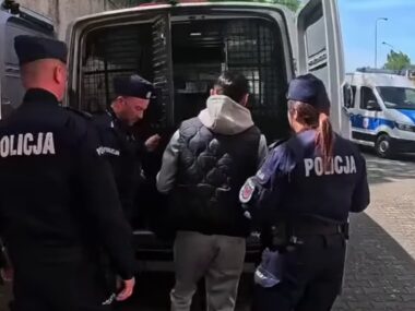 Gangster z Bułgarii skazany. Hasan M. handlował ludźmi Świecko. Przejście graniczne Polska – Niemcy. Przekazanie zatrzymanego Bułgara (Hasan M.), ściganego przez Prokuraturę Okręgową w Sosnowcu. 14 maja 2025