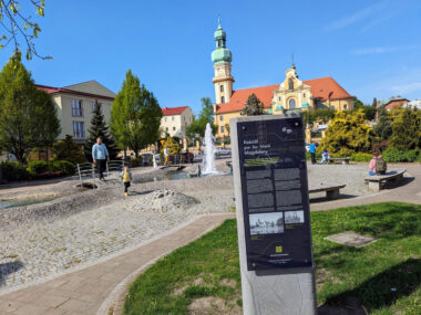 Tablice w historycznych dzielnicach - nowy tyski „bajer” Tablica historyczna na Rynku w Tychach 1