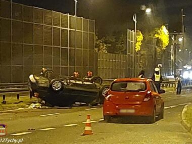 Tragiczny wypadek na trasie S1 w Tychach Tychy. Ul. Beskidzka (DK1). Śmiertelny wypadek, nie żyje 16-latek. 22 października 2026