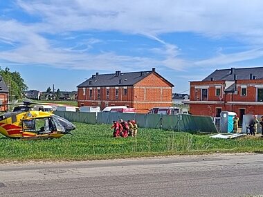 Ręka urwana przez maszynę do tynków. Wypadek na budowie Wypadek na budowie 13 maja 2024 w Tyachach