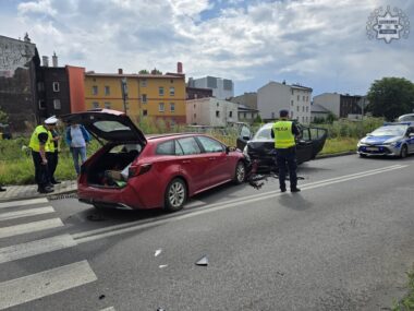 Zderzenie trzech samochodów. Są poszkodowani Zderzenie w Chorzowie