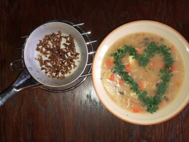 Przez żołądek do serca czyli ugotuj „Walentemu” żurek Przez żołądek do serca. Ugotuj swojej „Walentynce” żurek. A może zalewajkę albo barszcz biały?