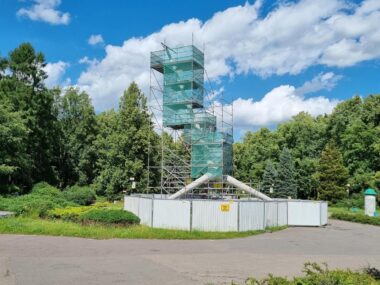 Problemem Żyrafy z Parku Śląskiego jest jej szyja, nie głowa Rzeźba Żyrafa, Park Śląski, Chorzów