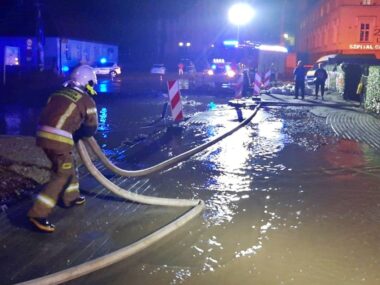 Burze w Śląskiem. Zalane drogi i posesje, odwołane pociągi Burze powiat gliwicki 2