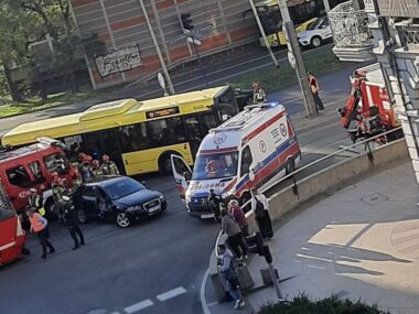 Samochód wjechał pod tramwaj w Chorzowie Chorzow kolizja tramwaj
