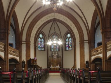 Pokaz mody i koncert w... neogotyckim kościele Pokaz mody i koncert w... neogotyckim kościele