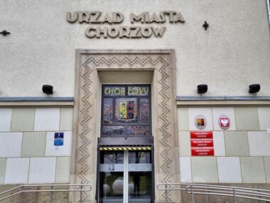 Chorzowscy radni z obniżonymi dietami Chorzow urzad miasta