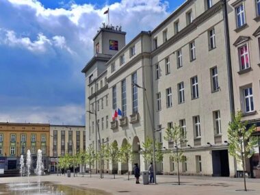 Optymalizacja, czyli… cięcia w chorzowskiej oświacie? Chorzow urzad miasta