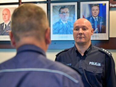 Zmiany kadrowe w kierownictwie chorzowskiej policji Zmiany kadrowe w kierownictwie chorzowskiej policji. Są nowi zastępcy komendanta