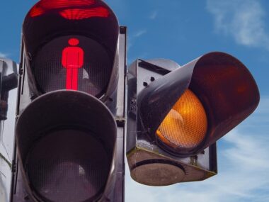 2 lata za kratami za przejście na czerwonym świetle? Przeszedł na czerwonym i poszedł... do więzienia