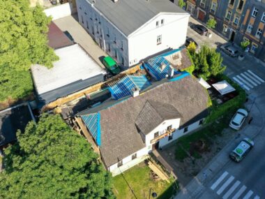 Trwają prace przy Dworku Goethego w centrum miasta Remont Dworku Goethego w Tarnowskich Górach
