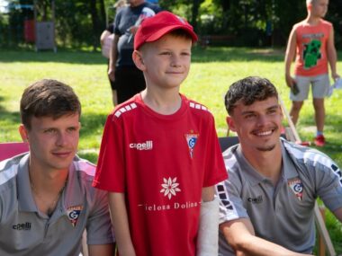 Piłkarze Górnika spotkali się z kibicami w Czernicy i Kuźni Gornik czernica prof
