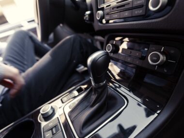 Funkcja oleju ATF - wpływ na automatyczną skrzynię biegów Jaka jest funkcja oleju atf i jak wplywa na dzialanie automatycznej skrzyni biegow