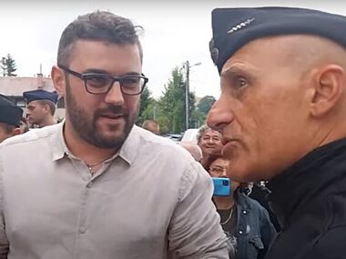 "Kamraci" w Ustroniu i szybka reakcja burmistrza Kamraci wiec ustron