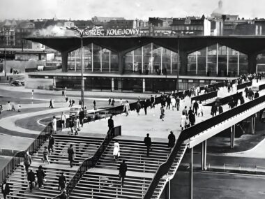 15 lat temu wyburzono katowickiego „brutala” Piętnaście lat temu wyburzono katowickiego „brutala”