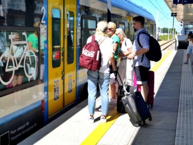 Więcej pociągów Kolei Śląskich na lotnisko w Pyrzowicach Więcej pociągów Kolei Śląskich na lotnisko w Pyrzowicach