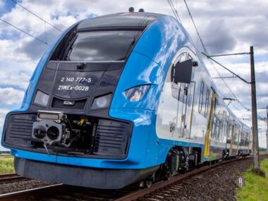 Koleje Śląskie uruchomią dodatkowe pociągi w noc sylwestrową Koleje slaskie pociag