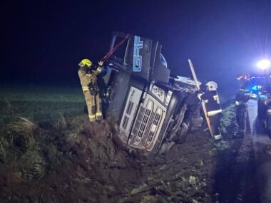 Kolizja w gminie Zbrosławice. Ciężarówka wylądowała w rowie Kolizja w Księżym Lesie