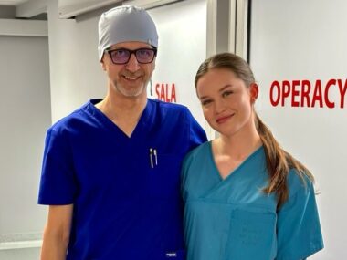 Przyjął ją na świat. Po 26 latach spotkali się jako lekarze Lekarze tychy1